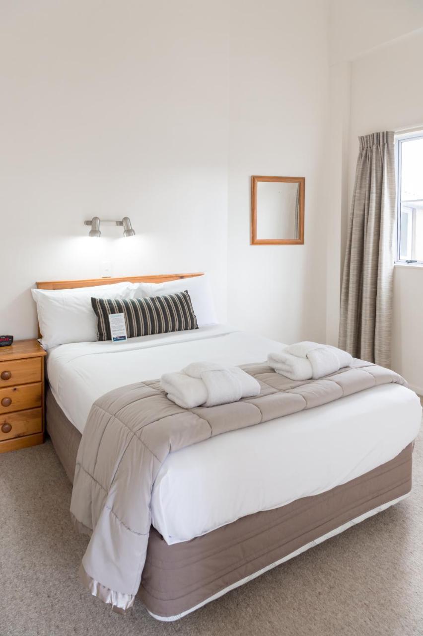 Courtenay Village Wellington Bagian luar foto